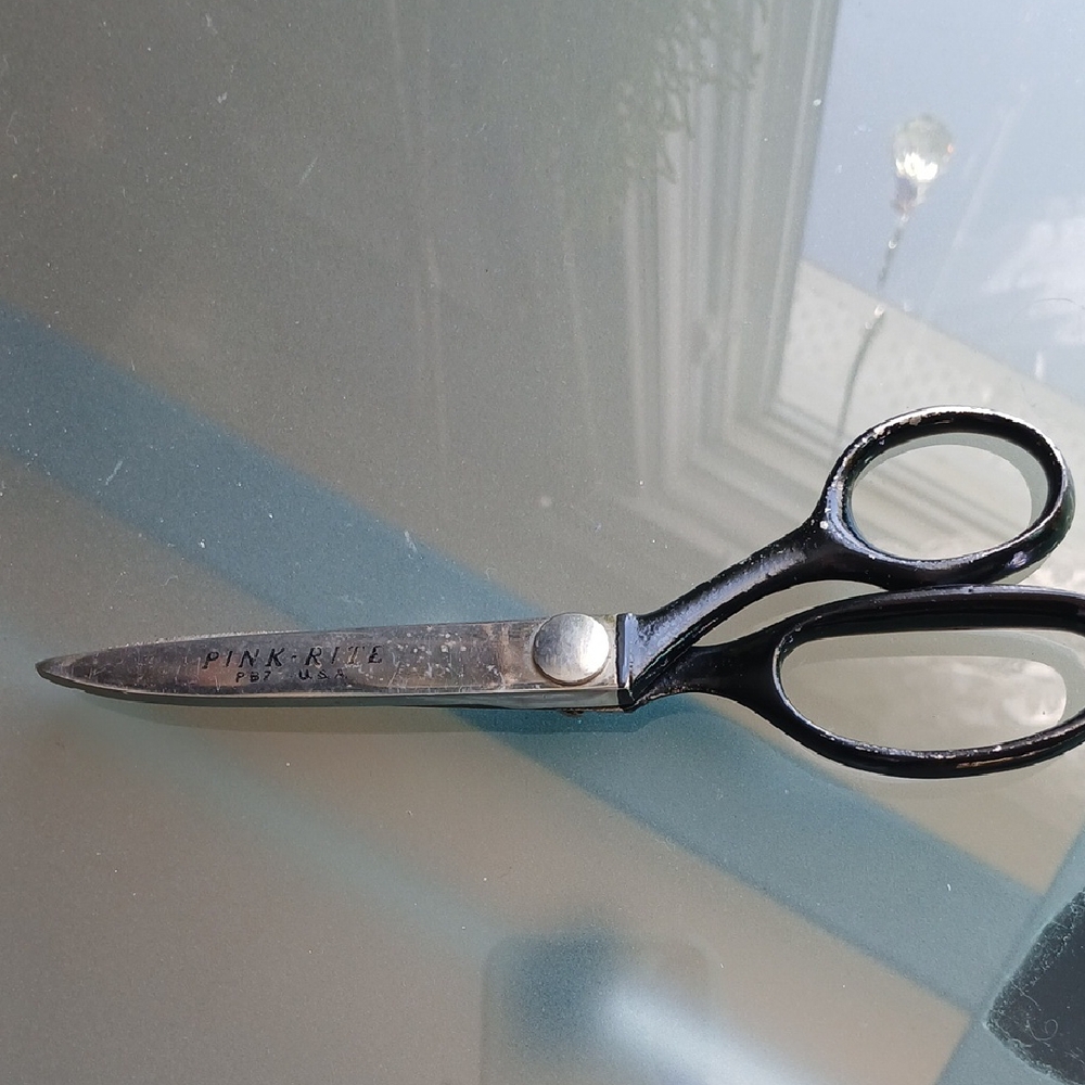 Pink Rite Pinking shears